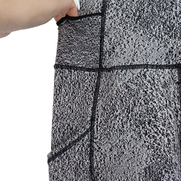 Lululemon Outrun 17" Crop Leggings Power Luxtreme Spray Jacquard White/Black 8 - Picture 5 of 15